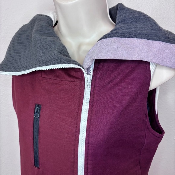 Fila Filativa Women's Puff Vest Asymmetrical Zip Pop Collar Purple White Sz M - Picture 3 of 8